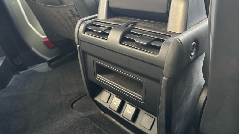 Land Rover Defender 3.0 D250 HSE 90 3dr Auto Diesel Estate